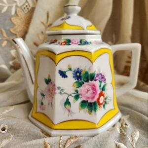 Vintage Octagonal Japanese Teapot